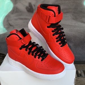 محافظه deku nike sneakers 